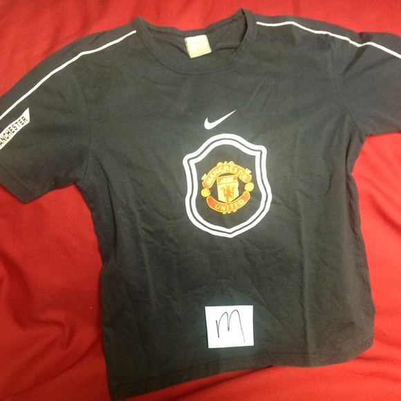 Manchester United shirt - Picture 1 of 2
